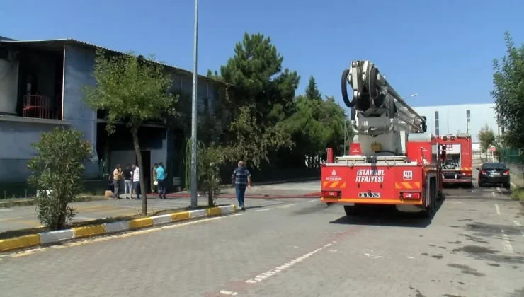 Tuzla’da Boya Fabrikasında Yangın: Bir İşçi Yaralandı